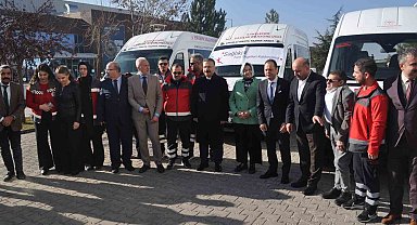 MUSAB birimine bağışlanan özel donanımlı engelli aracının anahtarı teslim edildi
