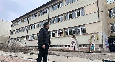 Nebi Hatipoğlu: "İnsan siyasi nedenlerle okula, çocuğa, eğitime düşmanlık eder mi?"