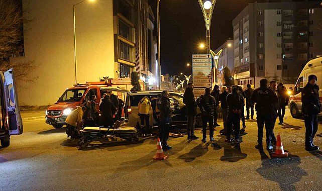 Nevşehir'de otomobil ile hafif ticari araç çarpıştı: 9 yaralı