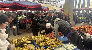 Odunpazarı zabıta ekiplerinden semt pazarlarında terazi ve etiket kontrolü