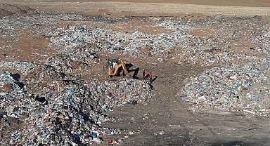 Oğlunu öldürüp çöpe attğını itiraf etmişti, günlerdir çöplükte süren aramalar sonuç vermedi