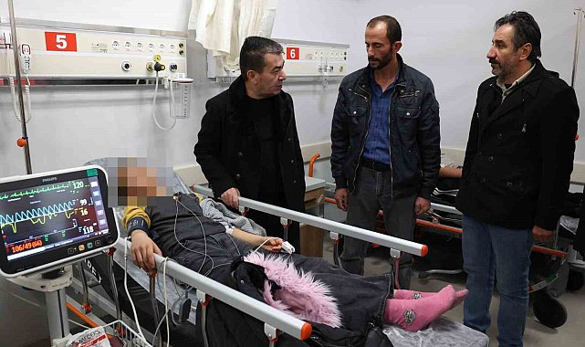 Öğrenci servisi ile otomobil çarpıştı: 10 yaralı