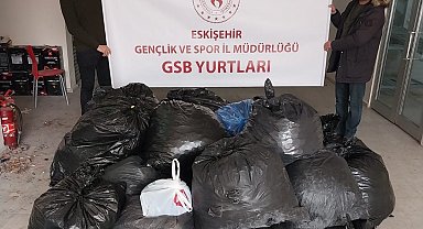 Öğrenciler mavi kapak projesiyle engellilere destek olmaya devam ediyor