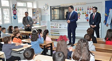 Öğrencilerin ilk karne heyecanı
