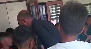 Okul müdürü öğrencilere şiddet uyguladığı gerekçesiyle açığa alındı