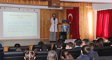 Oltu'da ilkokul öğrencilerine verem haftası bilgilendirme eğitimi