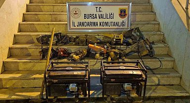 Orhangazi'de kaçak kazı yapan 7 kişi kıskıvrak yakalandı