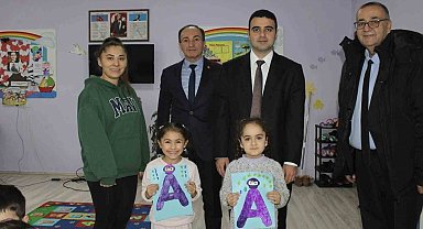 Osmaneli Kaymakamı minik öğrencilerle buluşmaya devam ediyor