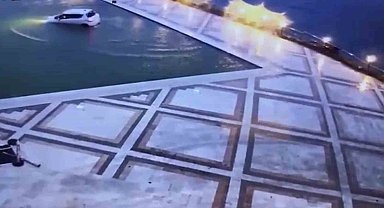 Otel havuzuna arabayla düştü