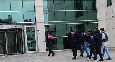 Otobüs durağına ateş ederek zarar veren 2 şüpheliye adli kontrol