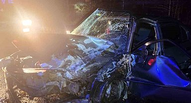 Otomobil ile hafif ticari araç çarpıştı: 3 yaralı