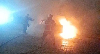 Otomobil yangını itfaiye ekiplerince söndürüldü