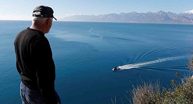 Otomobiliyle falezlerden düşen genç için su altı mağaralarında arama başlatıldı