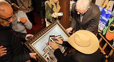 Parmaklarıyla gören ressam Mudanya'da