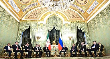 Pezeşkiyan, Kremlin'de Putin ile görüştü