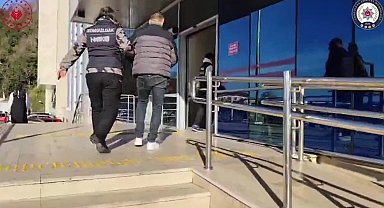 Polis, uyuşturucuyu klozetten topladı