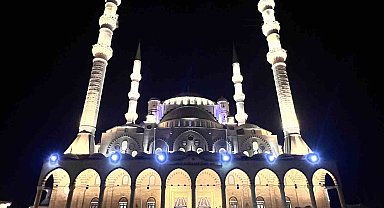Regaip Kandili'nde Abdülhamid Han Camii doldu taştı
