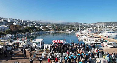 Reis 48, dualarla denize indirildi