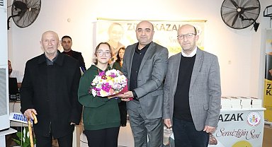 Ressam Abdullah Taktak Ortaokulu öğrencisi Zülal Kazak'ın "Sensizliğin Sesi" kitabı büyük ilgi gördü