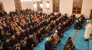 Restorasyonu tamamlanan tarihi Kara Mustafa Paşa Camii ibadete açıldı