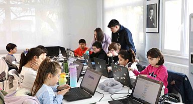 Robotik kodlama ile çocuklar geleceğe hazırlanıyor