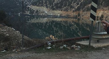 Saimbeyli'de baraja düşen otomobilin sürücüsü kayboldu
