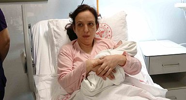 Sakarya'da 2025'in ilk bebeği 00.08'de dünyaya geldi