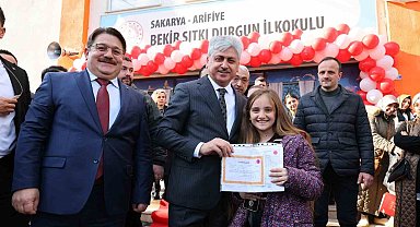 Sakarya'da 211 bin 700 öğrenci karne heyecanı yaşadı