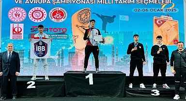 Sakarya'nın gururları Abdullah ve Arel Ankara'da podyuma çıktı