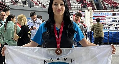 Sakarya'yı kick boksta gururlandırdı