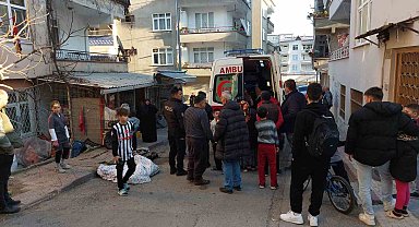 Samsun'da çekyat yangınında bir kişi dumandan etkilendi