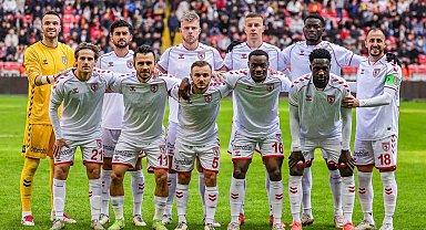 Samsunspor'un zirve mücadelesi sürüyor
