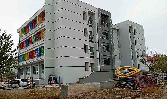 Sarıgöl'de iki okul daha tamamlandı