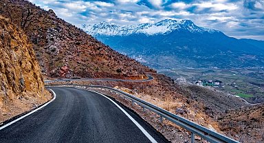 Sason'da iki köyü ilçeye bağlayan yollar asfalta kavuştu