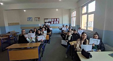 Sason'da yarıyıl tatili başladı, 102 okulda 8 bin öğrenci karne aldı