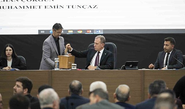 Seçer: "Bizim bütün benliğimiz Mersin'e hizmetle dolu"
