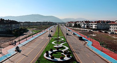 Şehirde asfalt atağı: 66 kilometre 222 bin ton asfaltla yenilendi