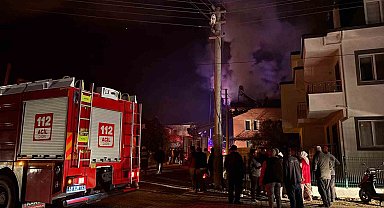 Seydikemer'deki çatı yangını korkuttu