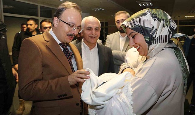 Siirt Valisi Kızılkaya, yeni yılı güvenlik ve sağlık ekipleriyle karşıladı