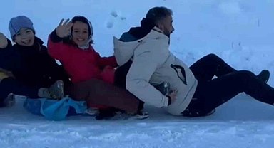 Siirt'te öğrenci ve öğretmenlerin kar keyfi