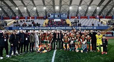 Silivri Belediye Başkanı Balcıoğlu, Selimpaşaspor'un şampiyonluk coşkusuna ortak oldu