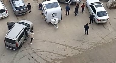 Silivri'de kontrolden çıkan araç otoparka düştü: 1 yaralı
