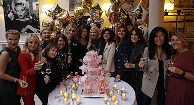 Siren Ertan'a Berkin Kaya'nın sahibi olduğu Serafina'da doğum günü sürprizi!