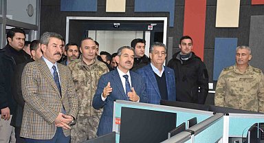 Şırnak Valisi Birol Ekici, güvenlik güçlerinin yeni yılını kutladı