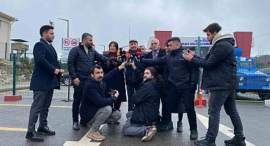 Sırrı Süreyya Önder: "Çok spekülatif tartışmalar oluyor, silah kadar zarar veren bir dil bu"