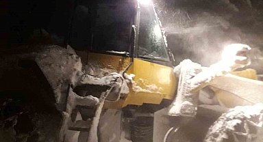 Sis Dağı'nda karda mahsur kalan 5 kişi belediye ekipleri tarafından kurtarıldı