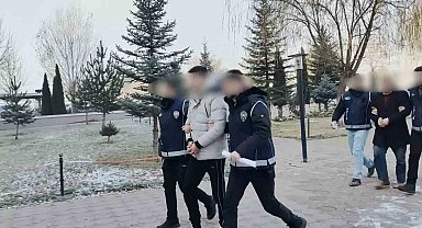 Sivas'ta yabancı uyruklu 3 kaçak göçmen yakalandı