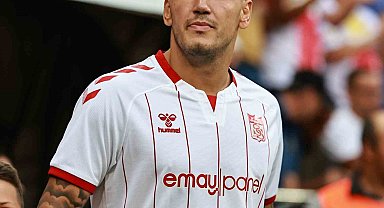 Sivasspor'da Rey Manaj'ın sözleşmesi uzatıldı