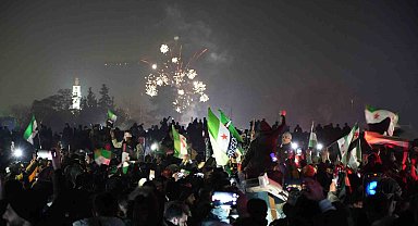 Suriye'de özgür halk yeni yılı sevinçle karşıladı