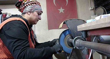 Sürmene bıçağının Şennur ustası